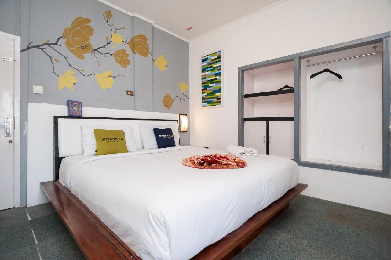 בוקיטינגי Urbanview Hotel Ananda Syariah By Reddoorz מראה חיצוני תמונה