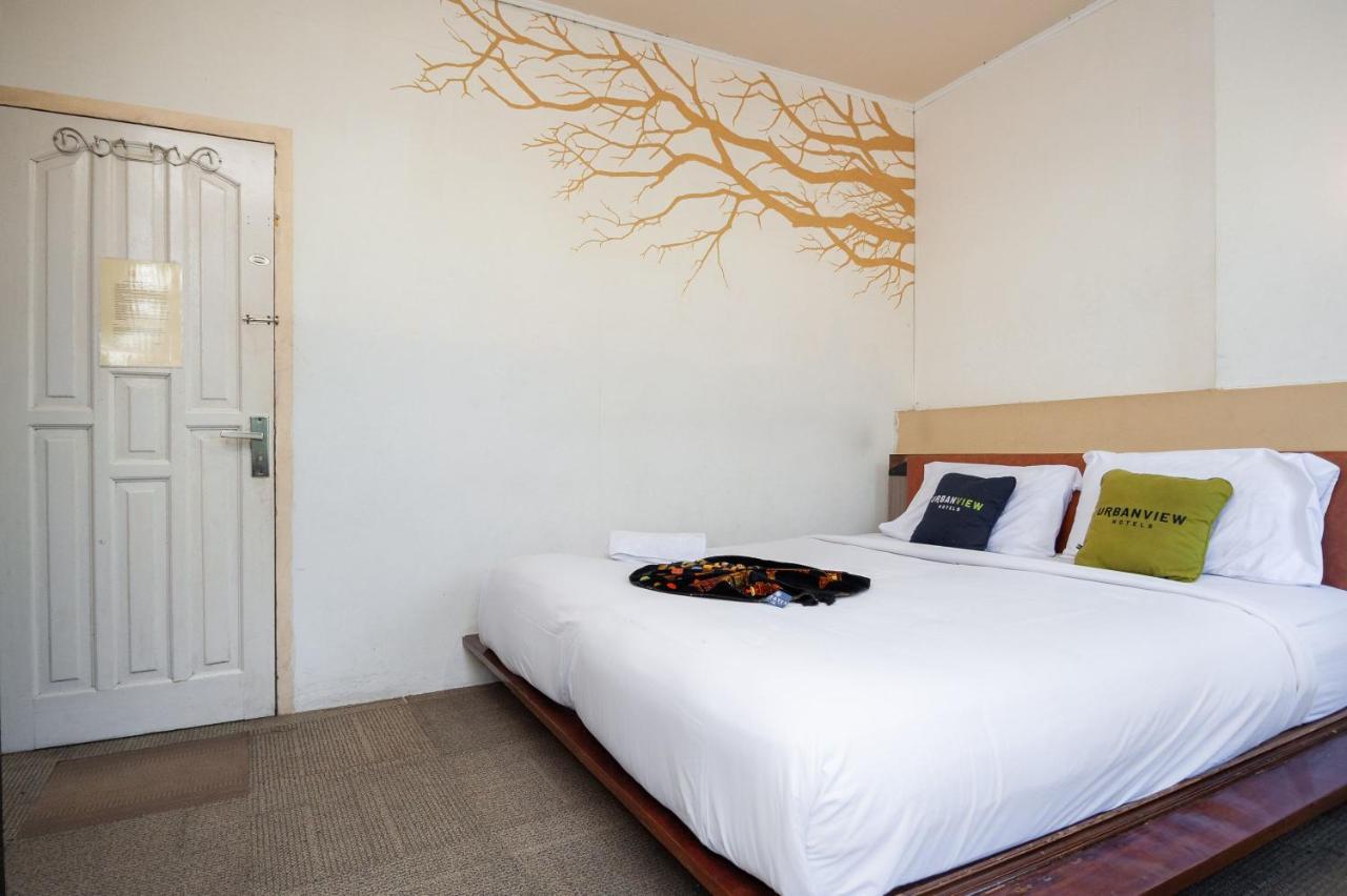 בוקיטינגי Urbanview Hotel Ananda Syariah By Reddoorz מראה חיצוני תמונה